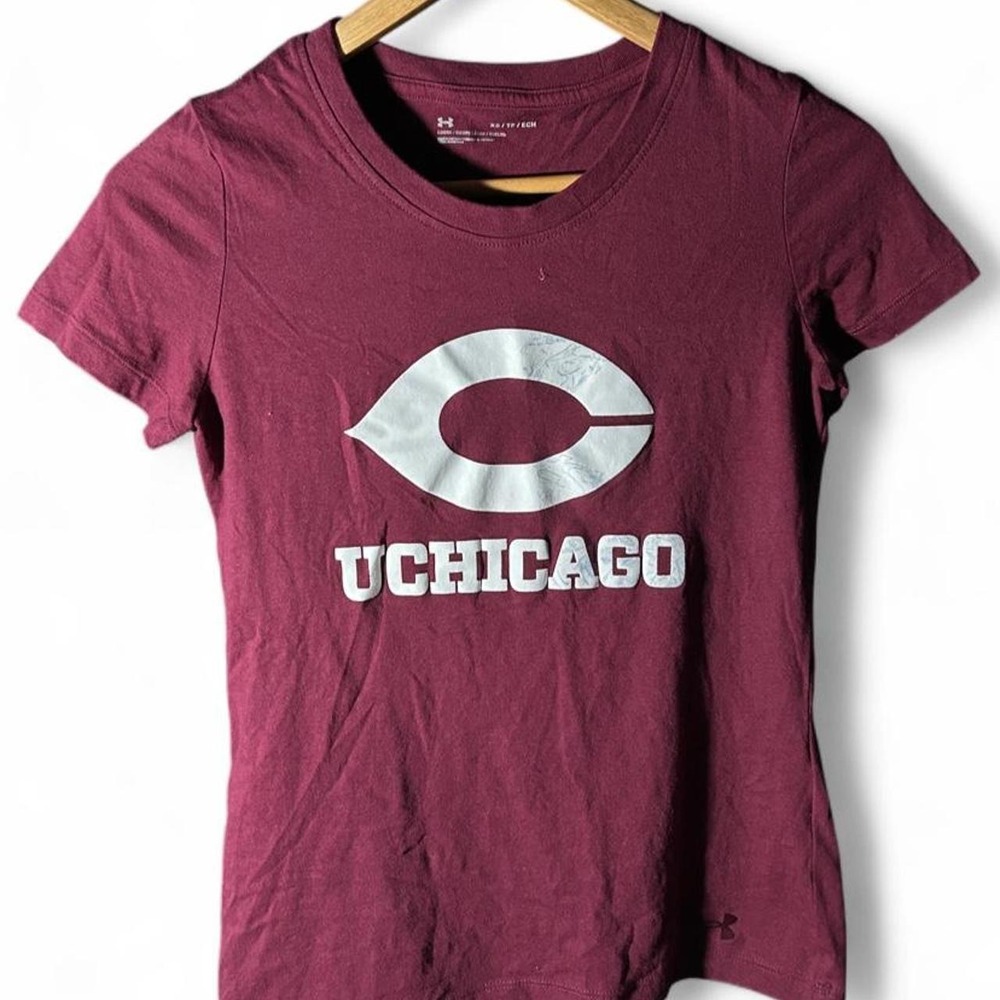 Graphic Tee Burgundy UChicago Watercolor Collegecore Varsity Preppy Sorority XS